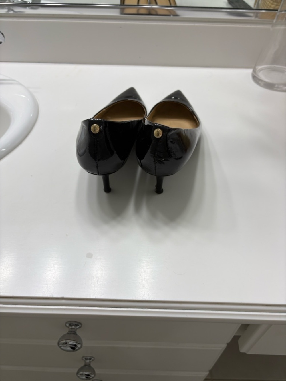 Michael Kors Black Patent Pointed-Toe Kitten Heels, Sz 9.5 - Picture 2 of 5